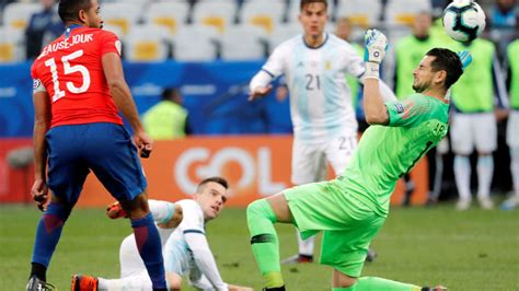 Gabriel Arias atajada Chile Japón Copa América