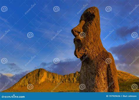 Moai en la cantera de Rano Raraku