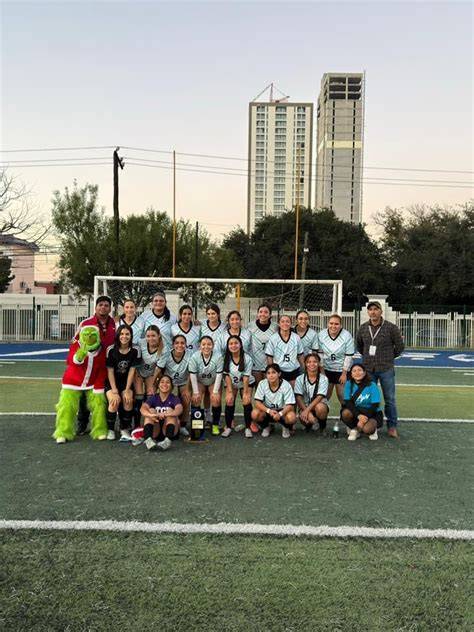 Proyección pública de fútbol en parque