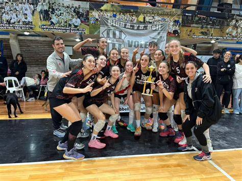 Final de torneo escolar de voleibol
