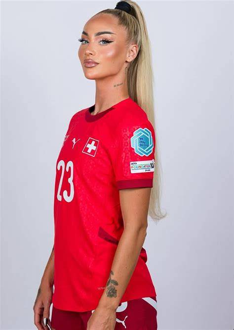 Alisha Lehmann con selección suiza