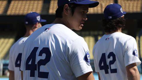 Jugadores de MLB usando el número 42