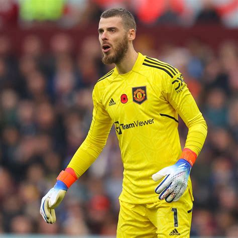 David De Gea detiene cabezazo de Son