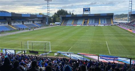 Estadio de Huachipato durante partido