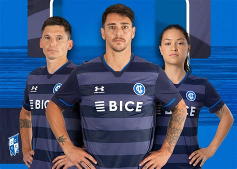 camiseta azul Universidad Católica Under Armour