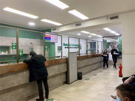Fachada de notaría en Santiago Centro