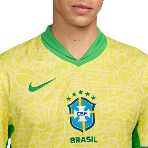 camiseta amarilla selección Brasil