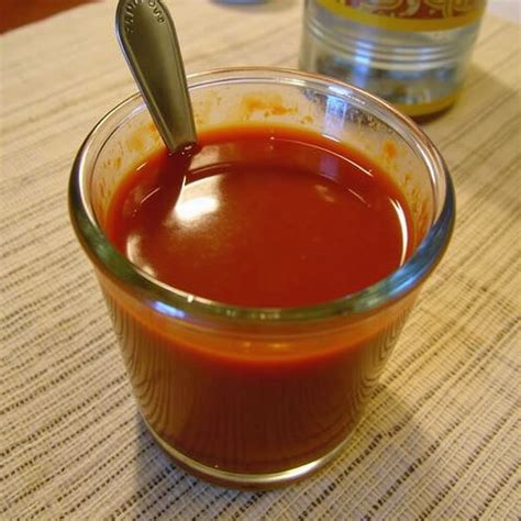 Mezcla casera antipinchazos con cola y pimentón