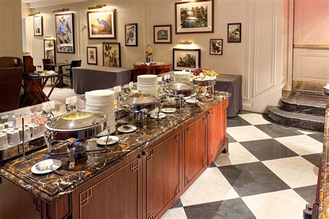 Club Lounge InterContinental desayuno y bebidas