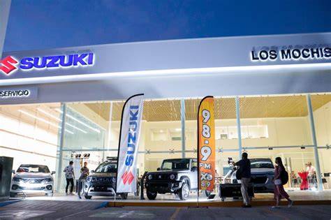 Entrada de sucursal automotriz en Lampa