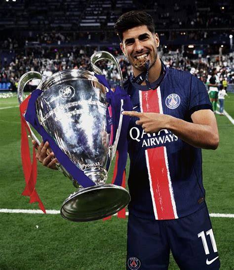 Marco Asensio remata en Champions