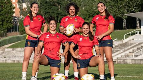 Jugadoras de rugby femenino en formación