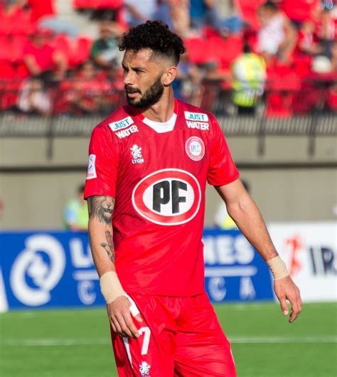 Marcelo Larrondo con camiseta de Unión La Calera