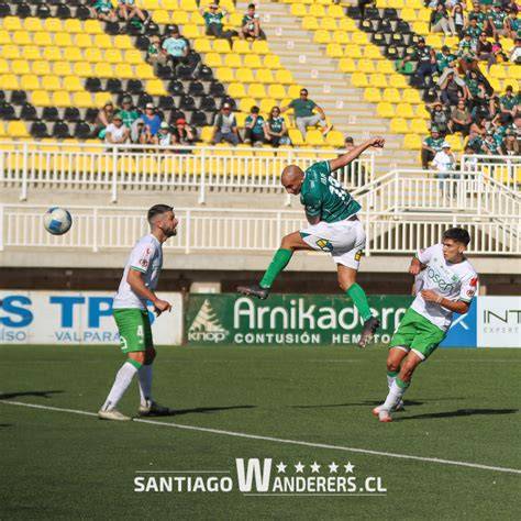 Celebración de Wanderers tras vencer a San Marcos