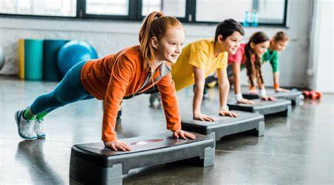 Niños practicando actividad física