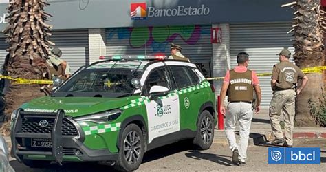 Vigilante privado en sucursal bancaria