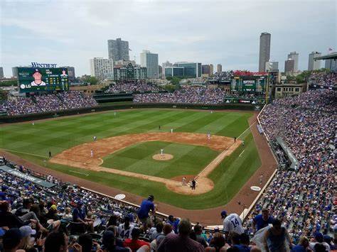 Wrigley Field durante partido de MLB