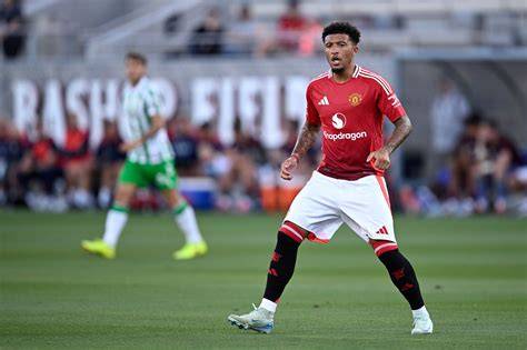 Jadon Sancho entre Chelsea y Manchester United