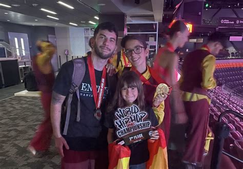 Entity Dance Family medalla de plata Phoenix