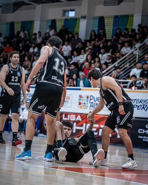 Colo Colo básquetbol gimnasio hinchada