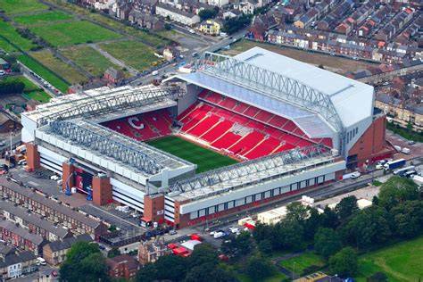 escudo gigante de Anfield Road