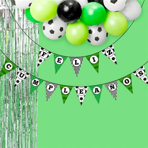 globos y guirnalda de cumpleaños fútbol