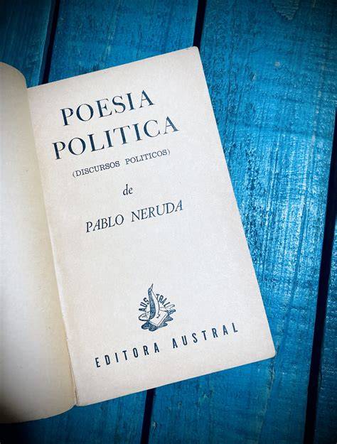 Pablo Neruda leyendo poesía política