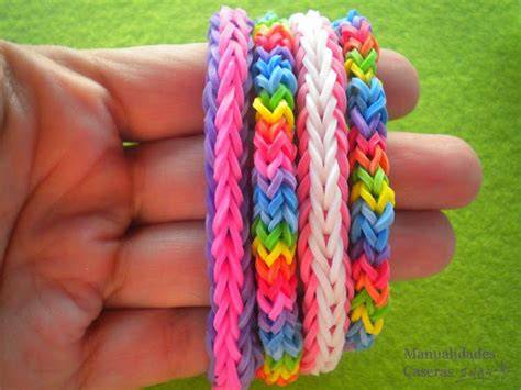 Patrones coloridos de pulseras de gomitas