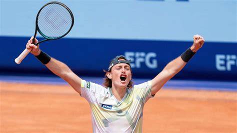 Ignacio Buse celebra título ATP en pista dura