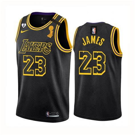 LeBron James con camiseta 23 de Los Angeles Lakers