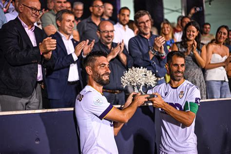 Entrega del trofeo a Chapecoense