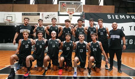 Equipo U21 de básquet en torneo provincial