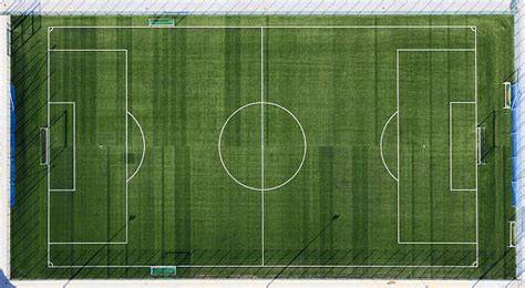 Cancha de fútbol vacía vista desde arriba