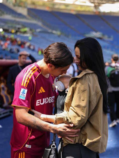 Paulo Dybala Oriana Sabatini Gia estadio Olímpico