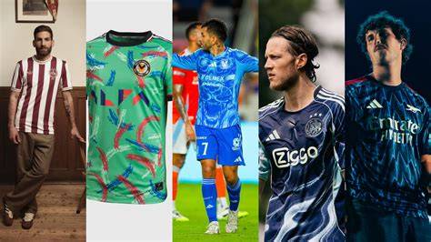 Historia de las equipaciones del Arsenal