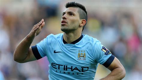 Celebración de Sergio Agüero con Manchester City