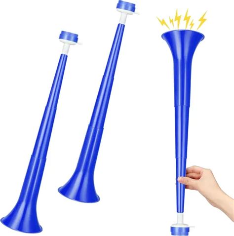 Vuvuzelas de plástico en estadio