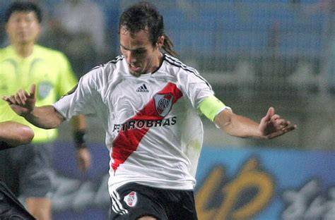 Fernando Belluschi con la camiseta de River Plate