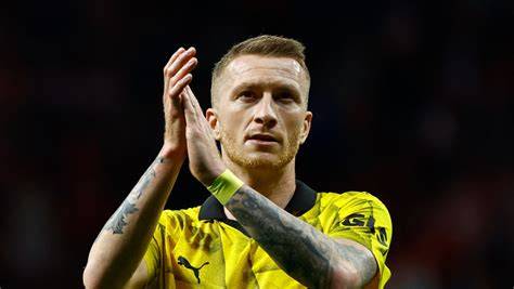 Marco Reus jugando como mediocentro ofensivo