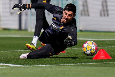 Arquero con cámara durante entrenamiento