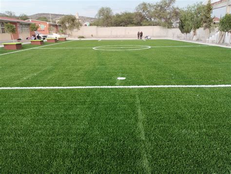 Cancha de fútbol con pasto sintético en Los Vilos