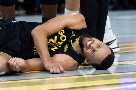 Stephen Curry base baloncesto cancha