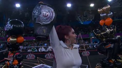 La Catalina con campeonato Reina de Reinas AAA