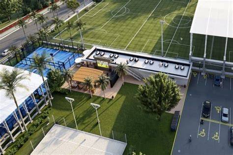 Complejo deportivo con fútbol pádel y arena