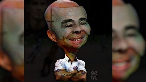 Jorge Guzmán realizando una caricatura