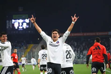 Felipe Raipán celebrando gol con Colo-Colo
