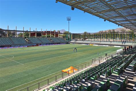 Hinchada de Deportes Copiapó en el estadio