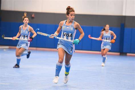 Jugadoras infantiles de hockey pista