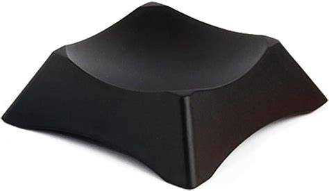 Base sujetadora para pelota de fútbol