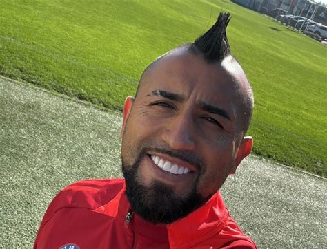 Arturo Vidal entrenando con la selección chilena